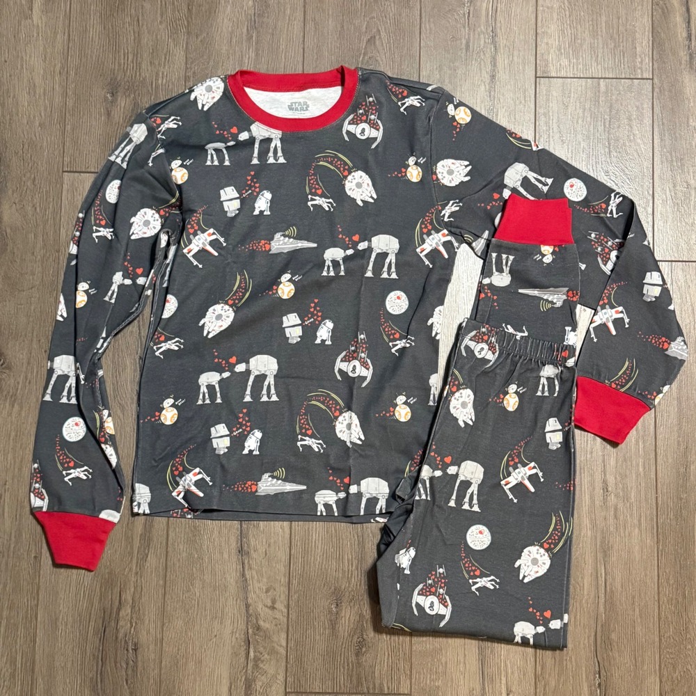 Pottery Barn Kids Star Wars Valentines Day Pajamas XS Gray Red Hearts 2pc
